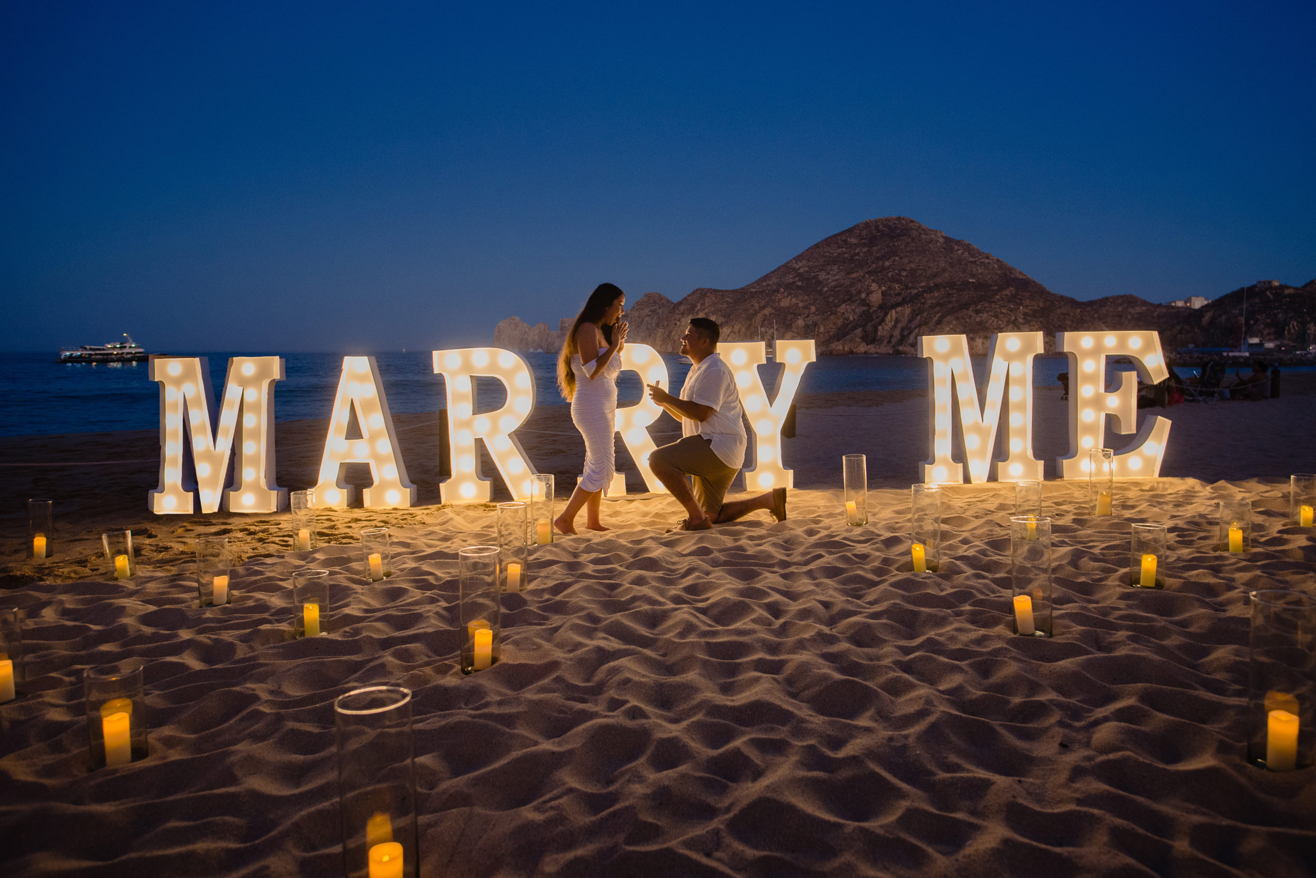Beach marriage proposal cabo